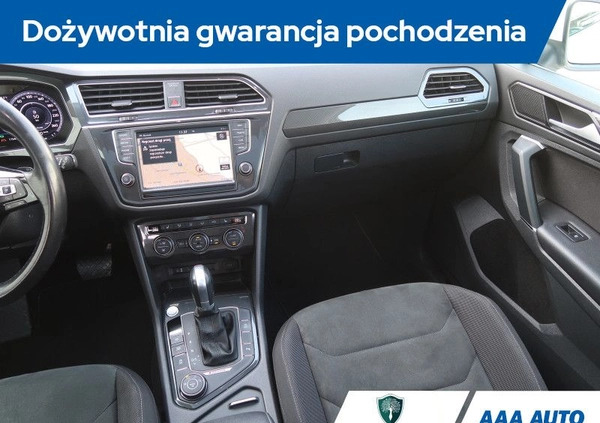 Volkswagen Tiguan cena 95000 przebieg: 115242, rok produkcji 2017 z Skała małe 326